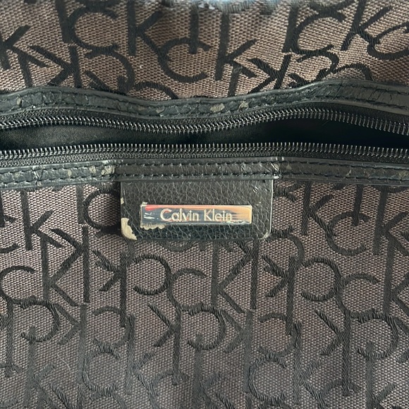 Calvin Klein crossbody purse with monogrammed print - Picture 5 of 9